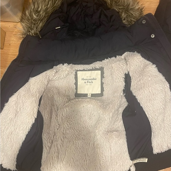 Abercrombie and Fitch Puffer Jacket - Picture 5 of 7